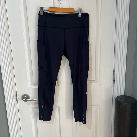 Lululemon blue leggings with side pockets,reflective dots on legs size 10 - Picture 2 of 10